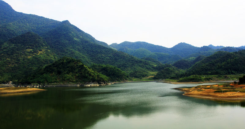 黄袍山天潭风景区